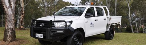 toyota hilux tray hire.